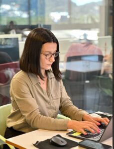 O que faz um cliente permanecer com a sua gestora de energia hoje? 