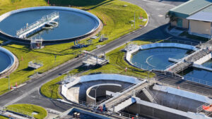 Monitoramento de energia no saneamento: como usar o dado de medição que suas unidades já geram